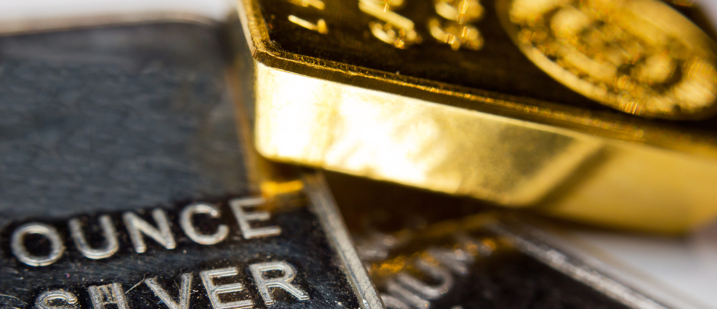 Gold und Silberbarren