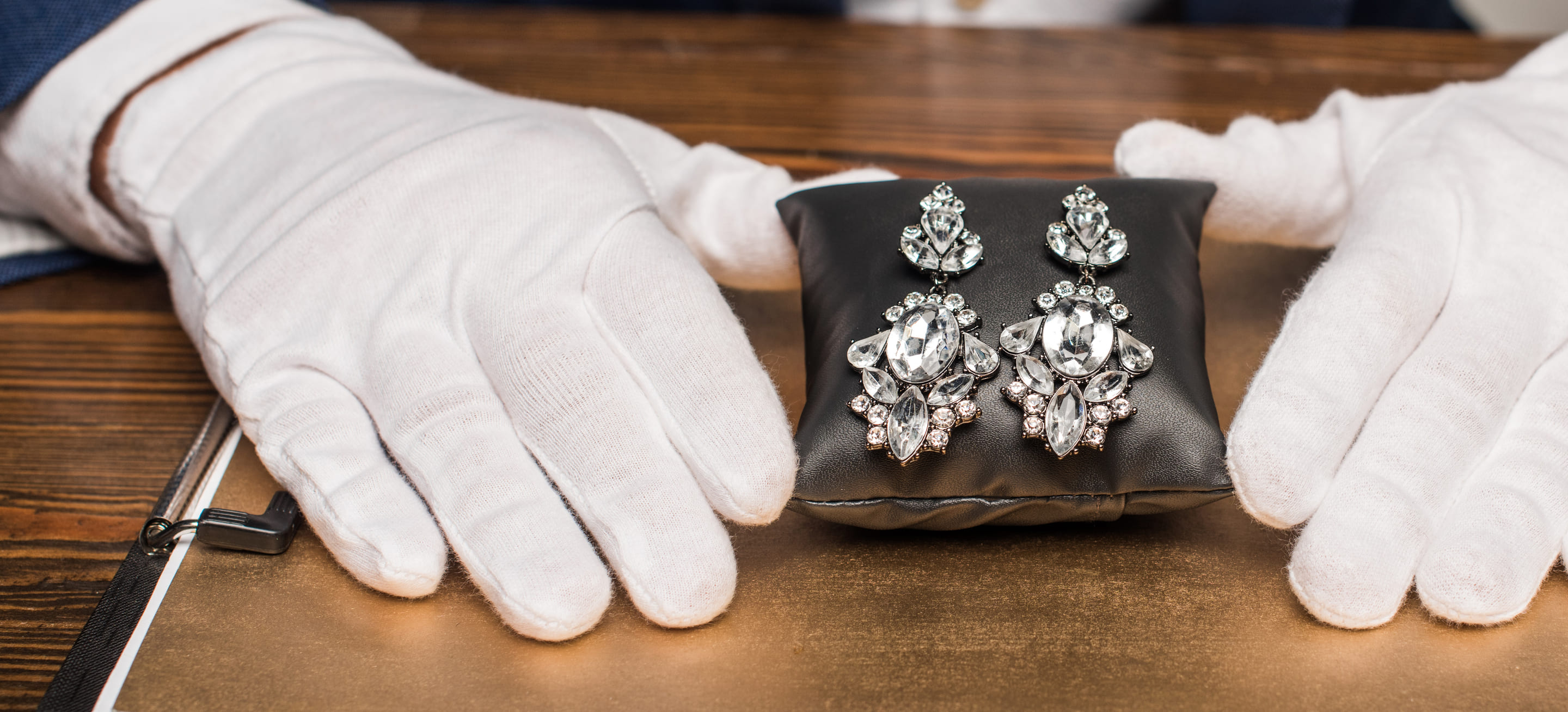 Antikschmuck auf Schmuckkissen